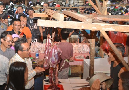 PD Pasar Jaya Ancam Pedagang Jual Makanan Berformalin